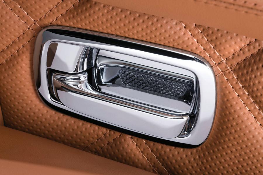 Детали интерьера Bentley Azure T 2008 года  (WW) (фото 9 из 21)